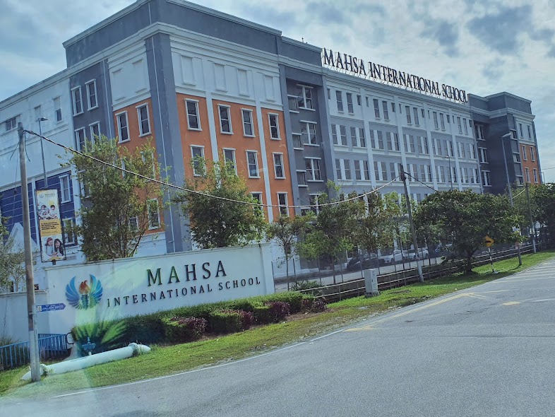 الإقامة في جامعة ماهسا الماليزية